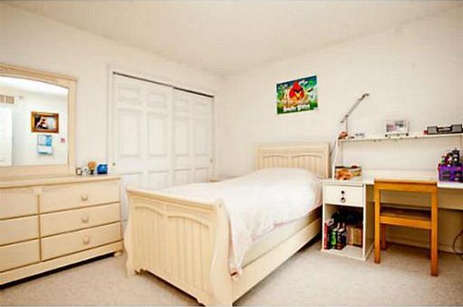 277 Prestwick Way in Edison, NJ - Building Photo