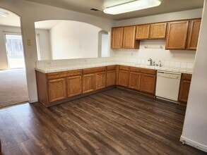 12109 Flat Iron Ct in Bakersfield, CA - Building Photo - Building Photo