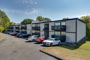 East Ridge Flats and Townhomes in Chattanooga, TN - Building Photo
