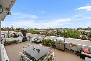 1770 Avenida Del Mundo in Coronado, CA - Building Photo