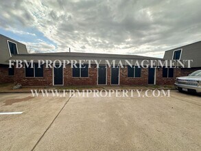 825 Tehuacana Hwy in Mexia, TX - Foto de edificio - Building Photo