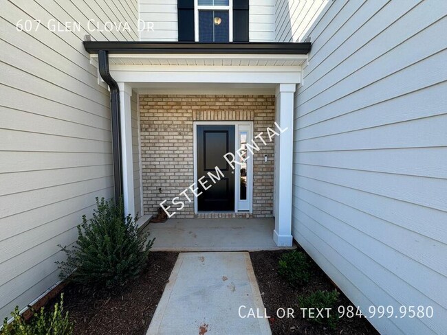 607 Glen Clova Dr in Raleigh, NC - Building Photo - Building Photo