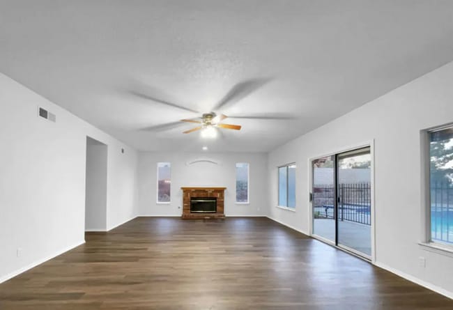 7323 Ojai Dr in Palmdale, CA - Building Photo - Building Photo