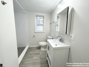 151 E Cottage St, Unit 2 in Boston, MA - Building Photo - Building Photo