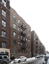 2410 Davidson Ave in Bronx, NY - Foto de edificio - Building Photo