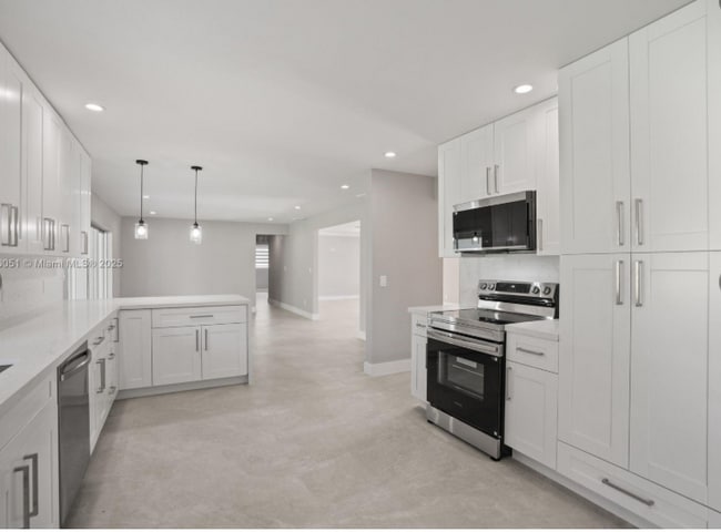 8081 SW 139th Ter in Palmetto Bay, FL - Building Photo - Building Photo