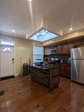 3520 E Fayette St in Baltimore, MD - Building Photo - Building Photo
