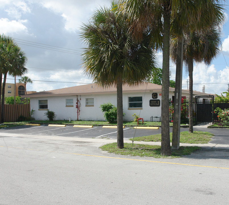 5600 NW 28th St in Fort Lauderdale, FL - Building Photo