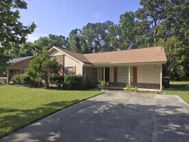 171 Greenbriar Ct in Savannah, GA - Building Photo