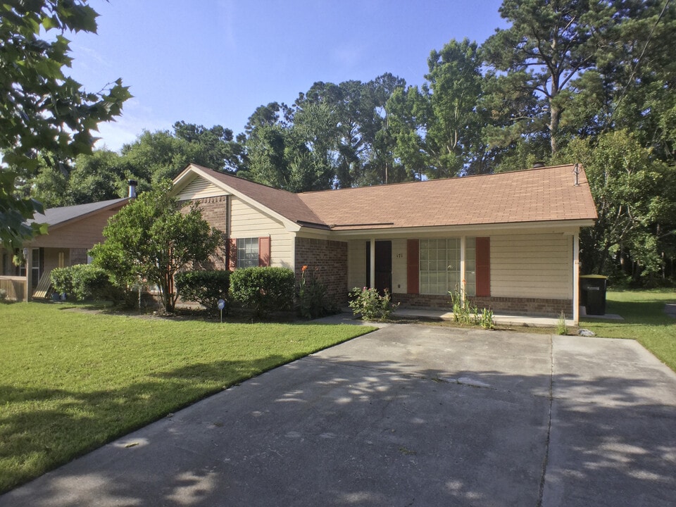 171 Greenbriar Ct in Savannah, GA - Building Photo