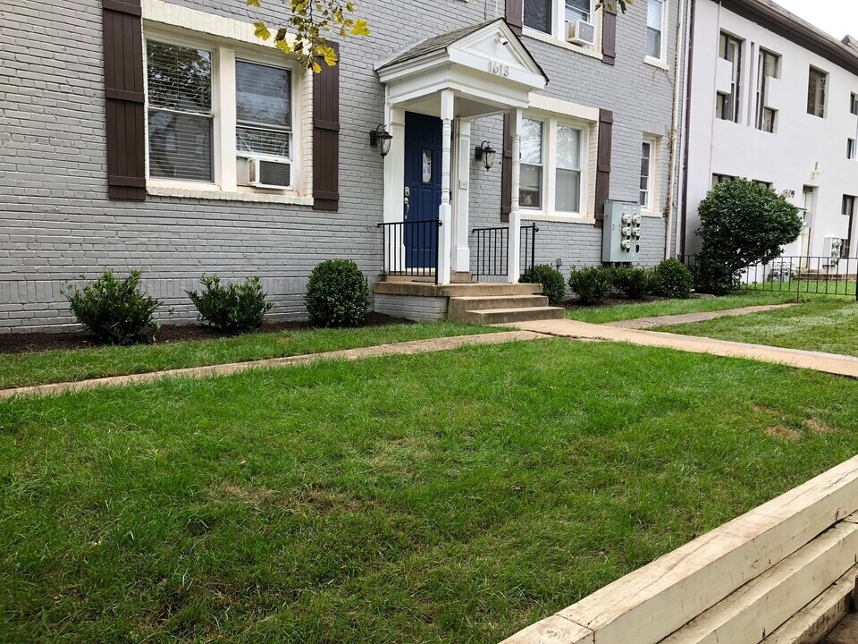 1613 F St NE in Washington, DC - Building Photo