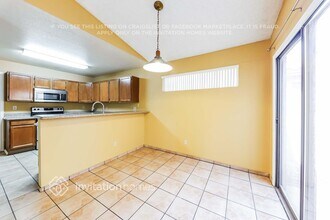 4545 N 67th Ave in Phoenix, AZ - Foto de edificio - Building Photo