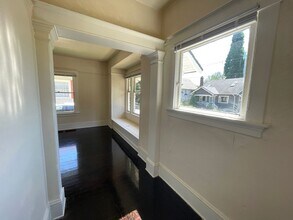 903 NE Prescott St in Portland, OR - Building Photo - Building Photo