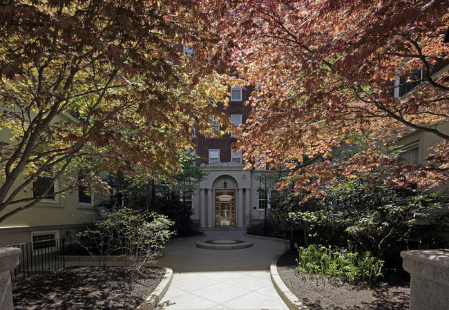 The Regent Apartments in Brookline, MA - Building Photo - Building Photo