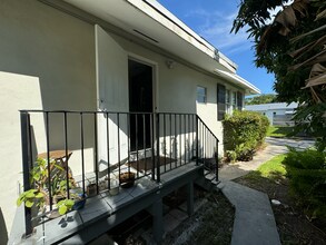 934 SW 8th Ct, Unit 1 in Miami, FL - Building Photo - Building Photo