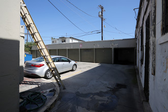 310 N Ardmore Ave in Los Angeles, CA - Building Photo - Building Photo