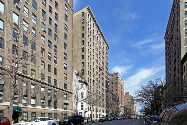 311 W 106th St in New York, NY - Building Photo - Building Photo