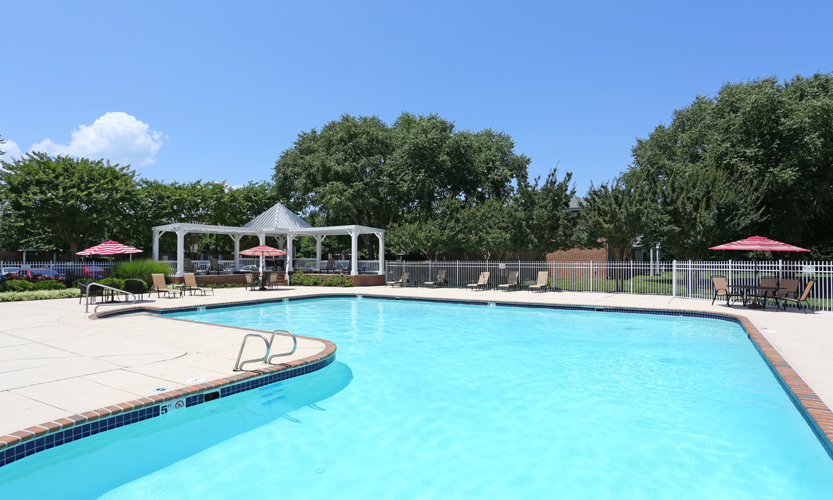 Riverlands Apartments in Newport News, VA - Building Photo