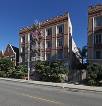 Building Photo - Edgemont & Banbury Manor Apartments in Los Angeles, California