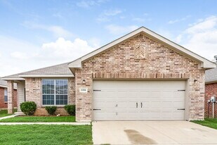 1104 Castle Springs Rd in Fort Worth, TX - Building Photo