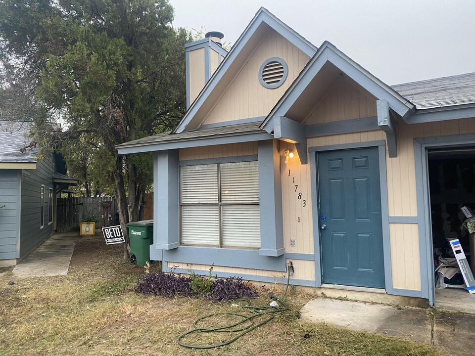 11783 Spring Song Dr in San Antonio, TX - Building Photo