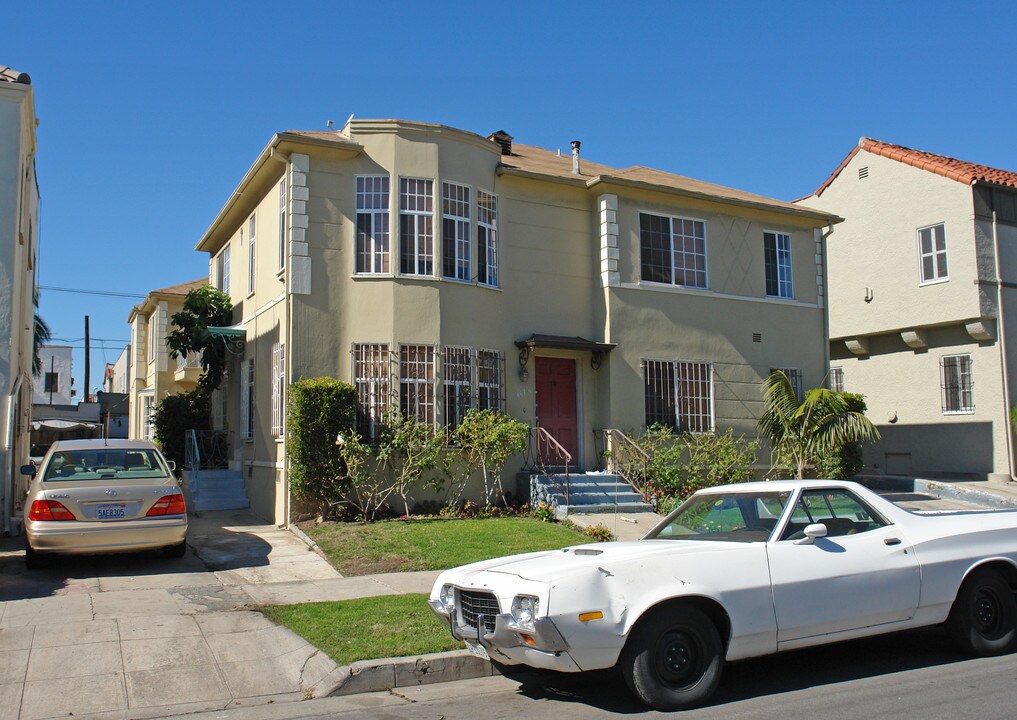 443 N Sierra Bonita Ave in Los Angeles, CA - Foto de edificio