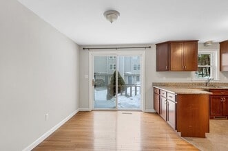 1431 Pawtucket Blvd in Lowell, MA - Building Photo - Building Photo