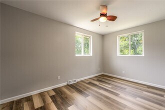 1410 Lake Ave W in Ladysmith, WI - Building Photo - Building Photo