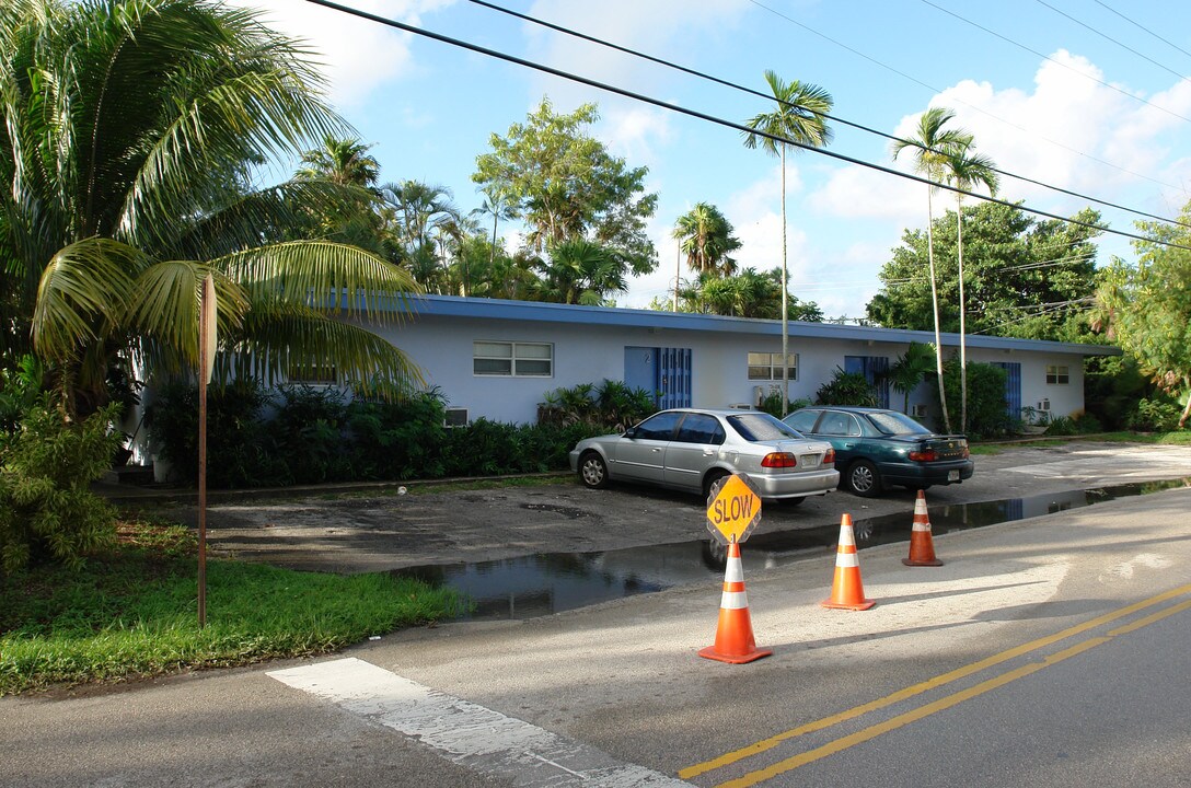 1045 N 10th Ave in Fort Lauderdale, FL - Building Photo