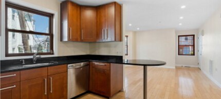 65 Calumet St, Unit 1 in Boston, MA - Foto de edificio - Building Photo