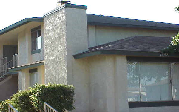 1202 Post St in Redlands, CA - Foto de edificio