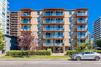 The Rundle in Calgary, AB - Building Photo - Building Photo