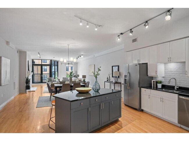 property at 408 N 1st St