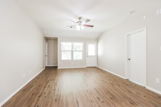 805 Belvedere Dr in Conroe, TX - Building Photo - Building Photo