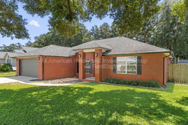 7968 Lola Cir in Navarre, FL - Building Photo - Building Photo