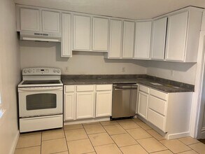 1023 Sigsbee St SE in Grand Rapids, MI - Building Photo - Building Photo