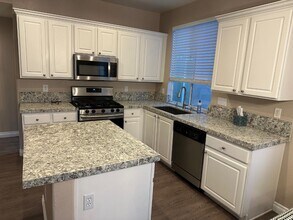 7533 French Springs St in Las Vegas, NV - Building Photo - Building Photo