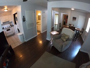 404 Manuel Dr in College Station, TX - Building Photo - Building Photo