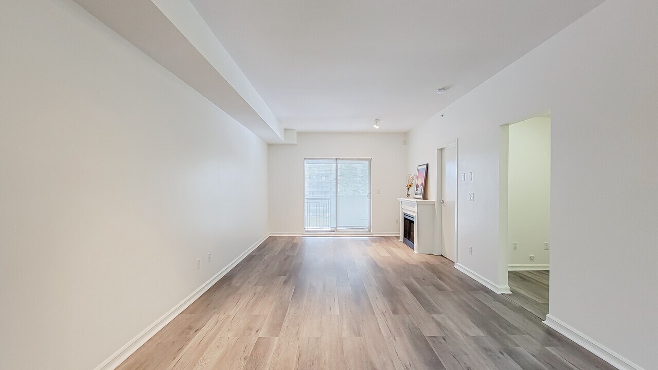 10092 148 St in Surrey, BC - Building Photo