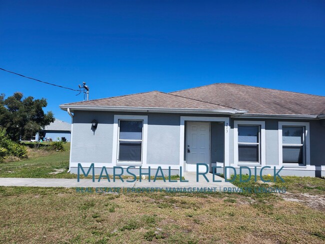 773 Alabama Rd S in Lehigh Acres, FL - Foto de edificio - Building Photo