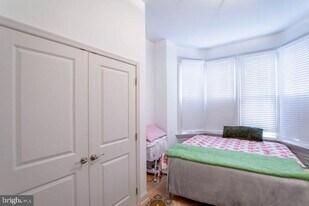 1310 Spruce St in Philadelphia, PA - Building Photo