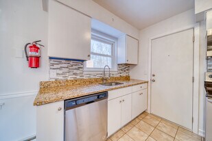 12 Rolling Ridge Rd, Unit B in Montvale, NJ - Building Photo