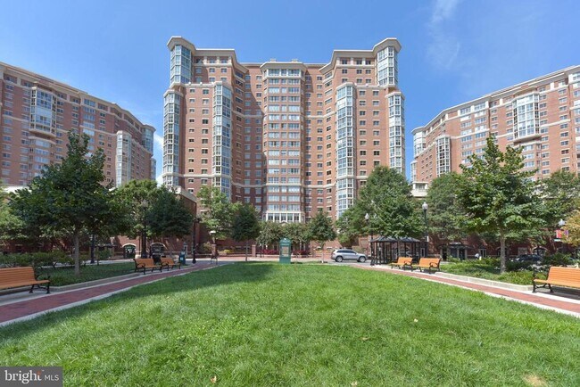 2151 Jamieson Ave in Alexandria, VA - Building Photo - Building Photo
