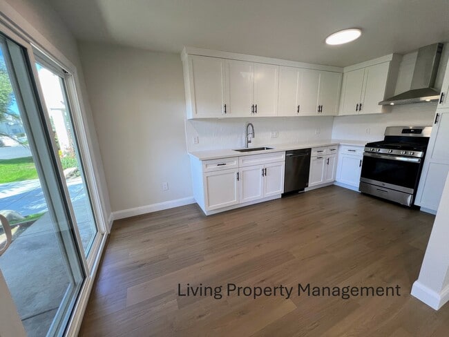 property at 18912 Valley Cir