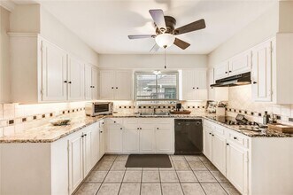 2602 Briarbrook Dr in Houston, TX - Building Photo - Building Photo