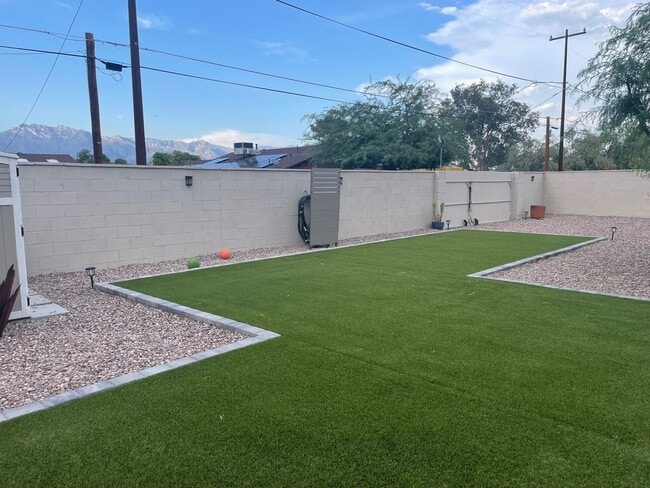 property at 4831 E Hampton St