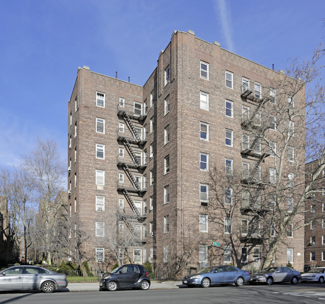 Celtic Park in Woodside, NY - Building Photo - Building Photo