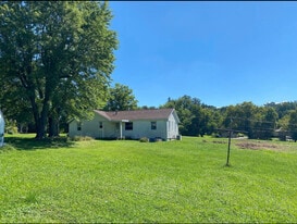 717 Fairchance Rd in Morgantown, WV - Building Photo