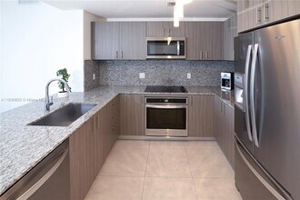 5350 NW 84th Ave, Unit 801 in Doral, FL - Building Photo - Building Photo