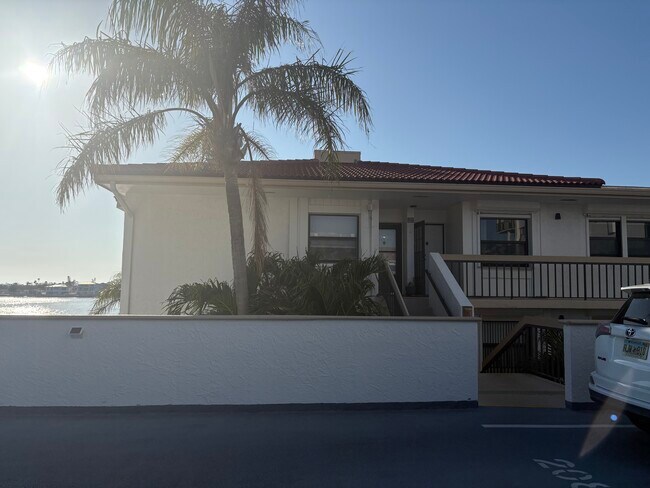 6265 Sun Blvd in St. Petersburg, FL - Foto de edificio - Building Photo